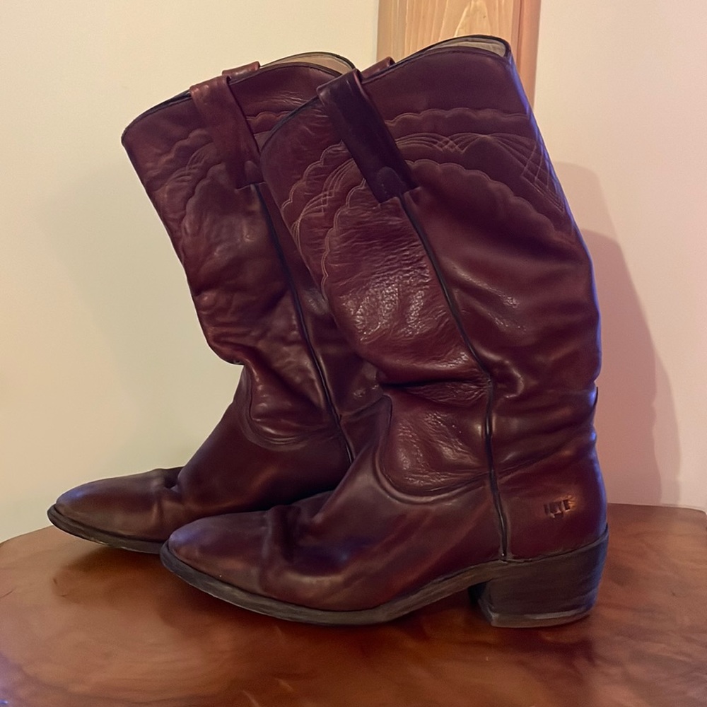 Vintage Frye 3029 cognac leather Cowboy Boots